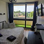 Spacieux Et Lumineux, Idealement Situe 佩萨克